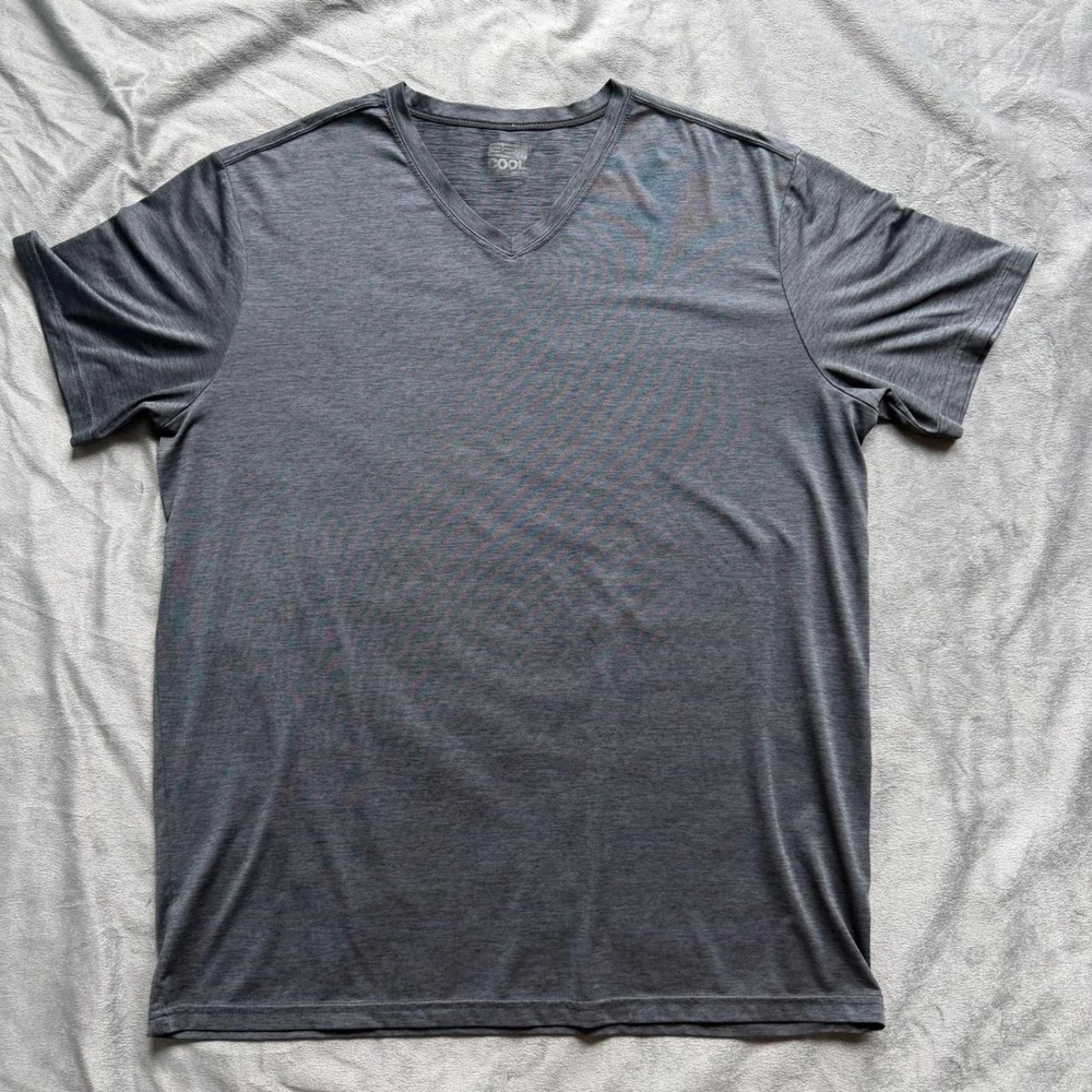 32 Degrees Cool T-Shirt Mens XL Gray Space Dye V-Neck Performance Stretch 0004